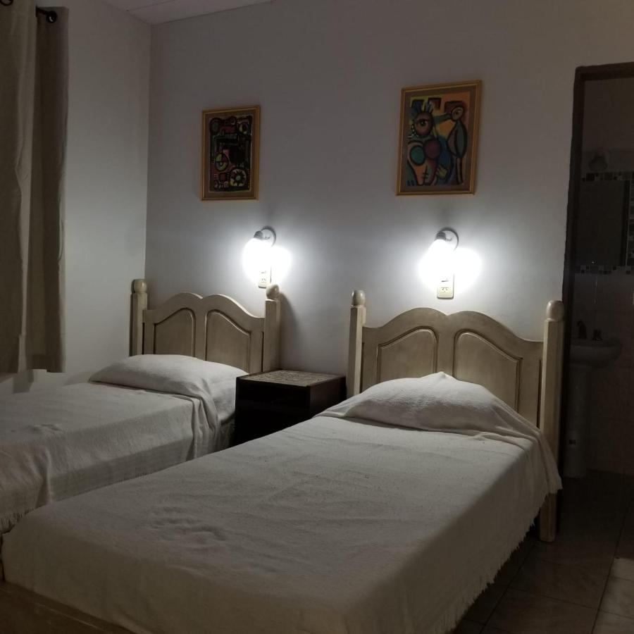 Hotel Mola Puerto Iguazú Buitenkant foto